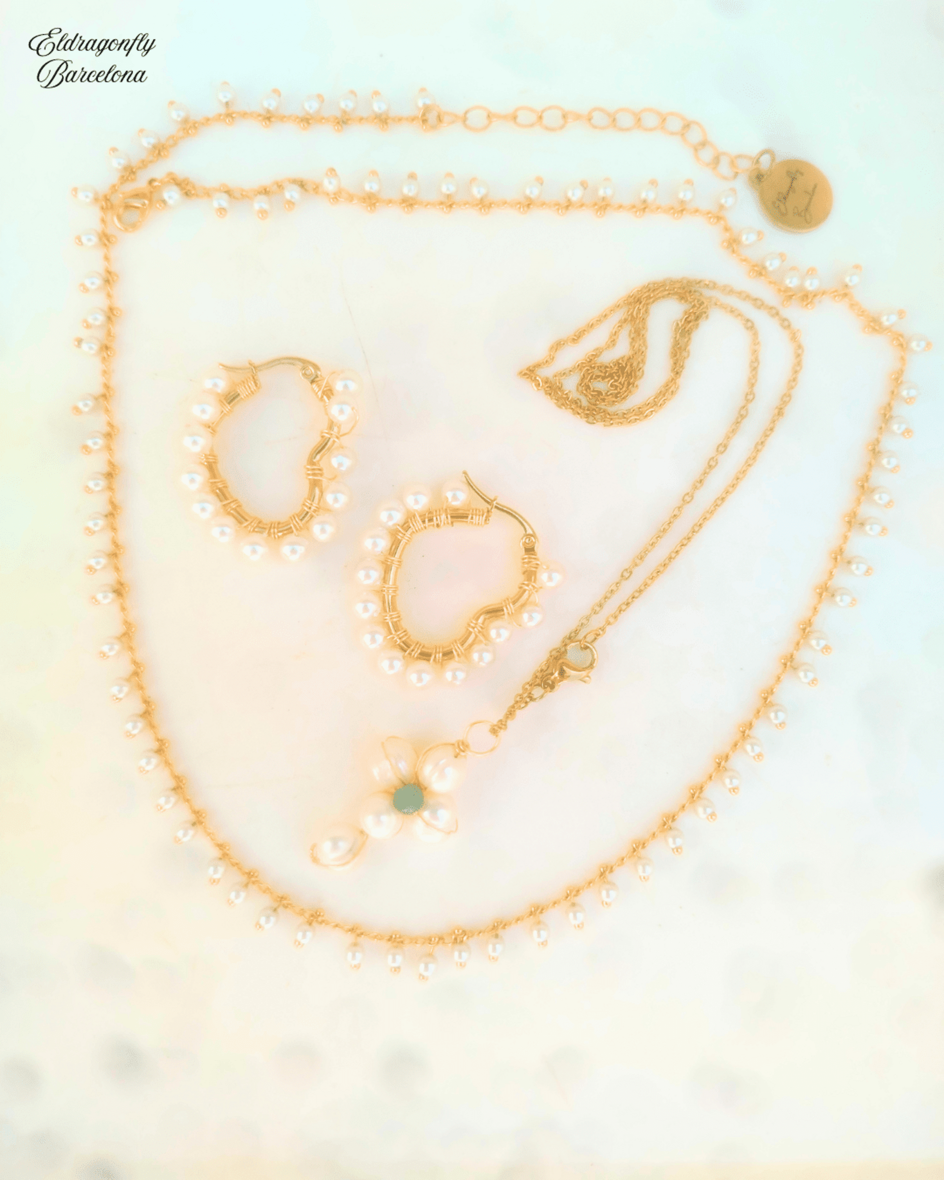Conjunto Elegancia Perla – Collar, Cruz y Pendientes de Perlas - 1